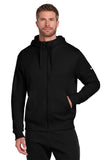 Sudadera Nike Club Fleece con cremallera completa y logo Swoosh en la manga NKDR1513